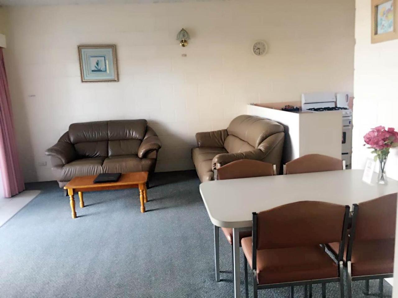 Black Swan Motor Inn Lakes Entrance Ngoại thất bức ảnh