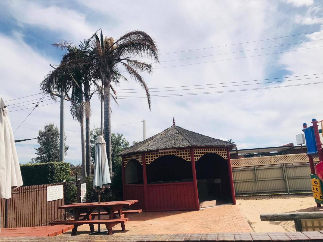 Black Swan Motor Inn Lakes Entrance Ngoại thất bức ảnh