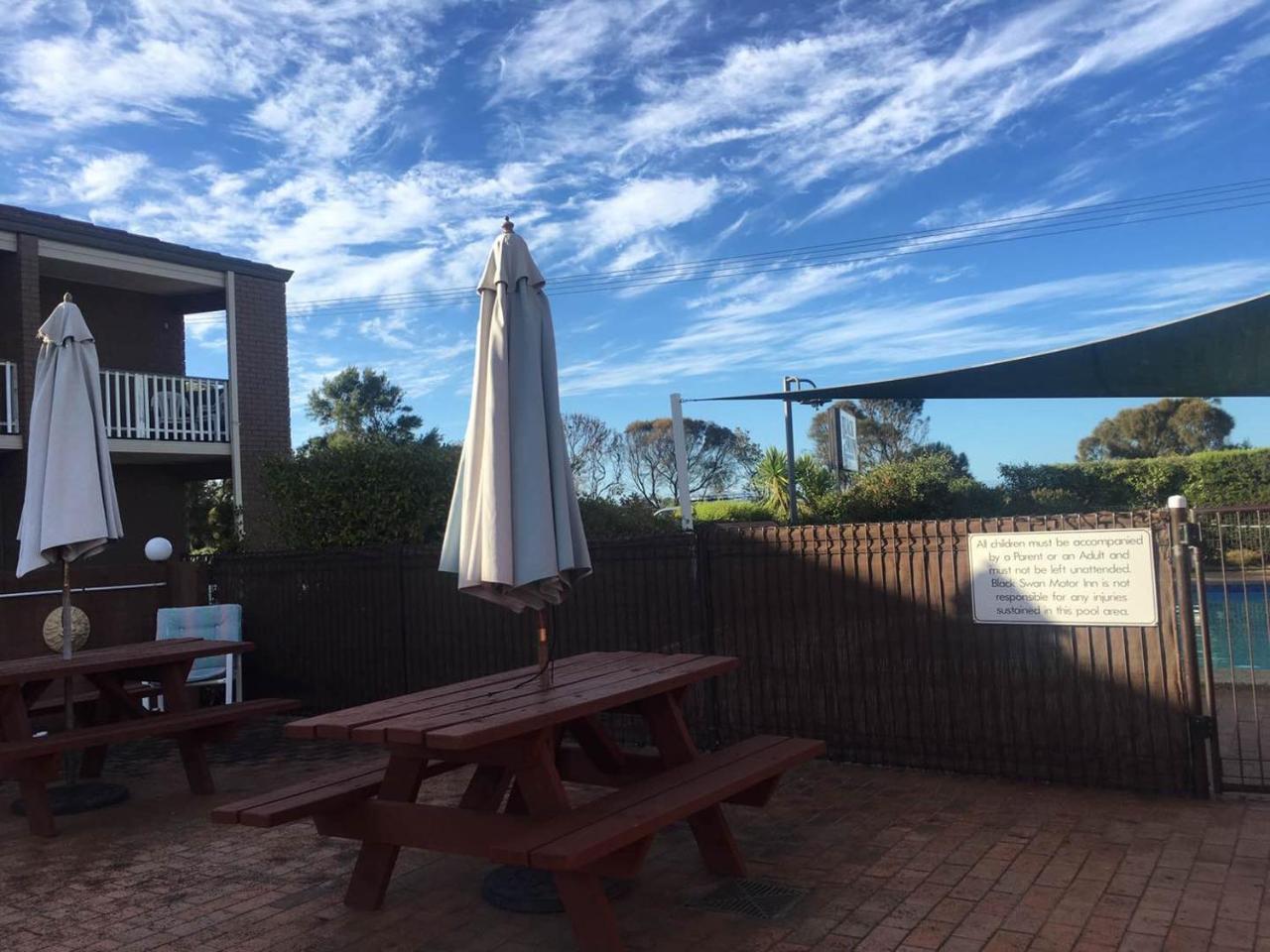 Black Swan Motor Inn Lakes Entrance Ngoại thất bức ảnh